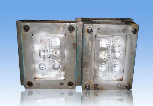 深圳塑膠模具廠，塑料模具零配件的熱處理工藝介紹